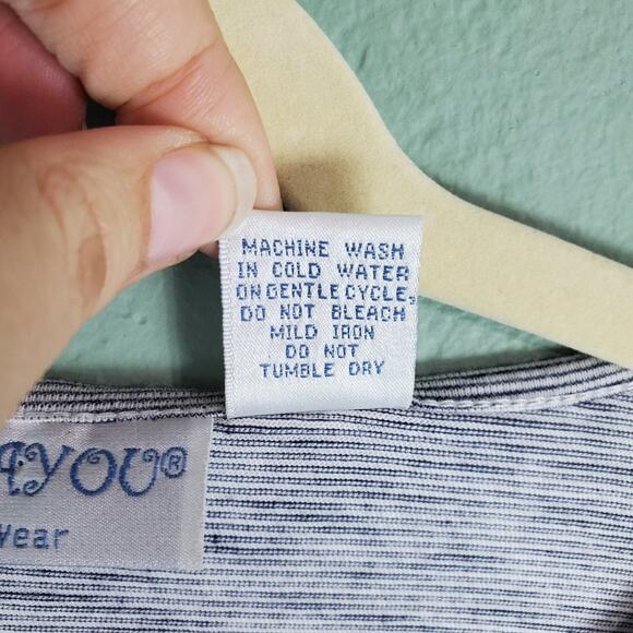 Bleu Bayou Gray Boho Embroidered Ruffle Tassel Top Size Medium - Picture 7 of 7